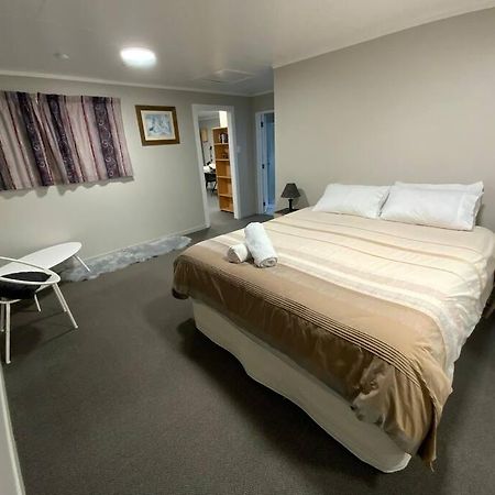 Quiet & Close To Town Taupo Exterior foto